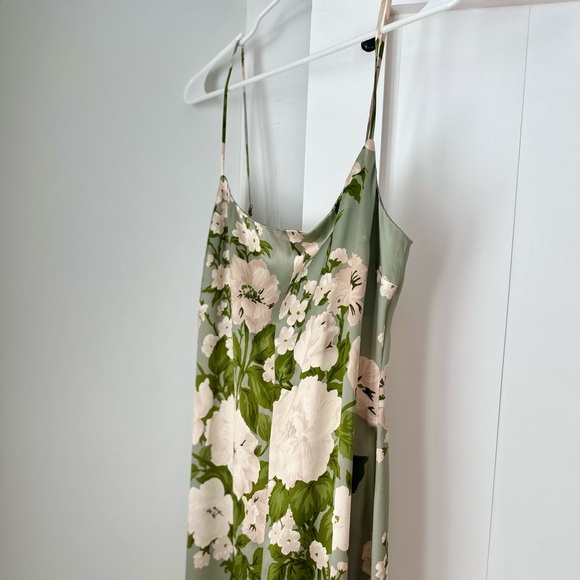 Reformation Selah silk dress in Tarragon, size 4 - Picture 5 of 8